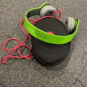 Beats by Dre solo hd green excellent condition